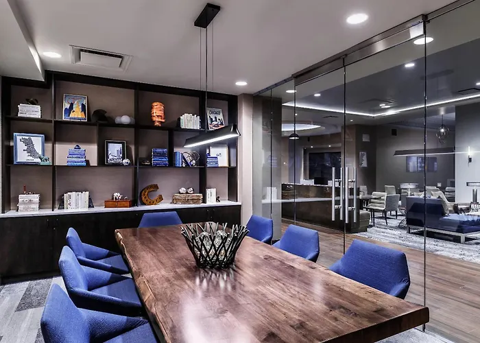 Cambria Loop - Theatre District 4* Chicago
