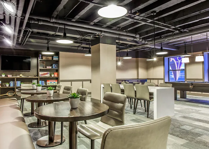 Cambria Loop - Theatre District Hotel 4*