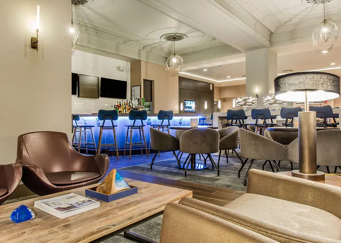 Cambria Loop - Theatre District Hotel