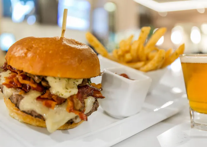 Cambria Loop - Theatre District 4*