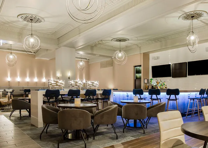 Cambria Loop - Theatre District 4* Chicago