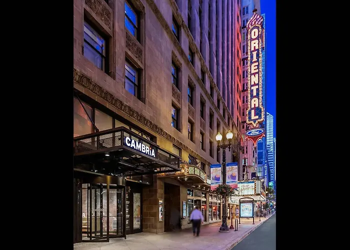 Cambria Loop - Theatre District Hotel
