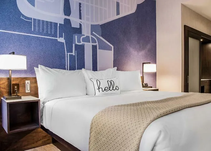 Cambria Loop - Theatre District Hotel