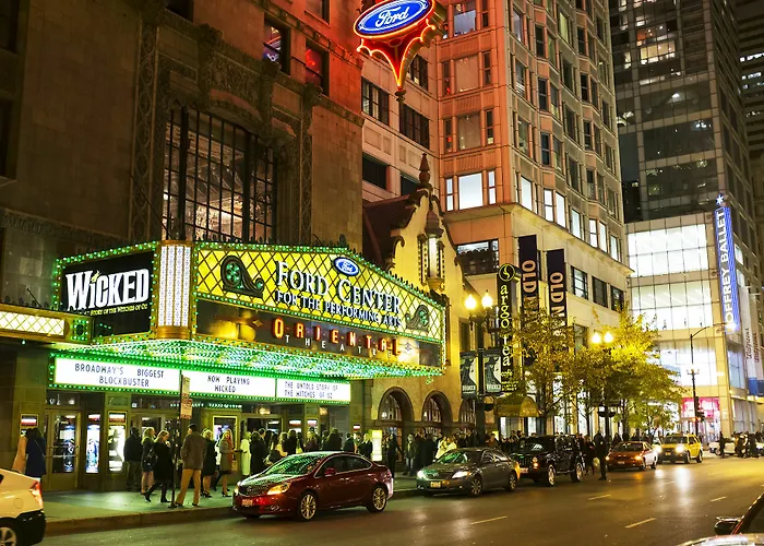 Cambria Loop - Theatre District Hotel